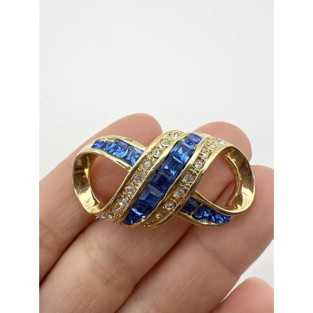 Vintage Infinity Charm Pendant Blue Princess Cut Gold Tone